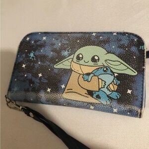 💫Star Wars Distressed Baby Yoda Wallet- 826 $20 or $15 w/offer
